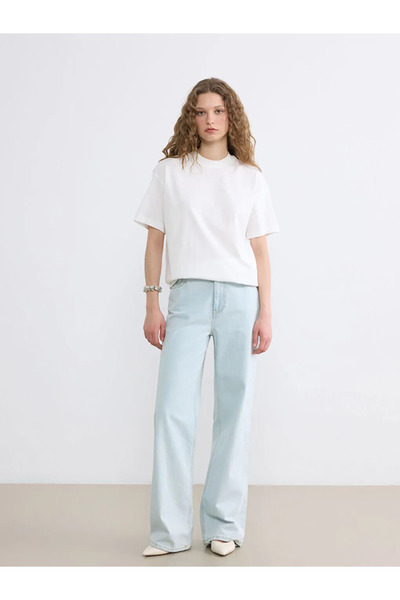 LC Waikiki LCW Modest Ekru Bisiklet Yaka Puantiyeli Kadın Tişört
