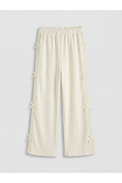 LC Waikiki GiyÇık Store den Παντελόνι για κορίτσια με δαντέλα και λεπτομέρεια...