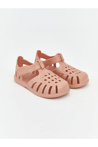 LC Waikiki Pembe Cırt Cırt Kapamalı Kız Bebek Sandalet