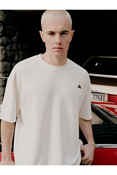 LC Waikiki Αθλητικό μπλουζάκι Unisex με στάμπα σε χρώμα εκρού