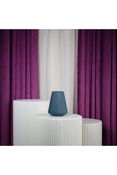 Yarn World Blue Plastic Flower Vase