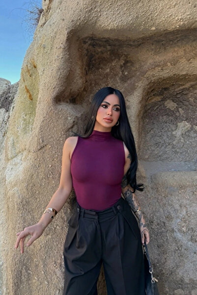 MOZENA Turtleneck Zero Sleeve Basic Blouse