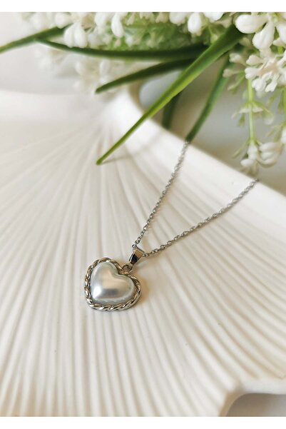Halley Concept قلادة نسائية صغيرة الحجم بلون فضي على شكل قلب أنيق