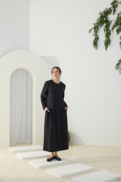 Aker Black Crew Neck Knitted Blouse