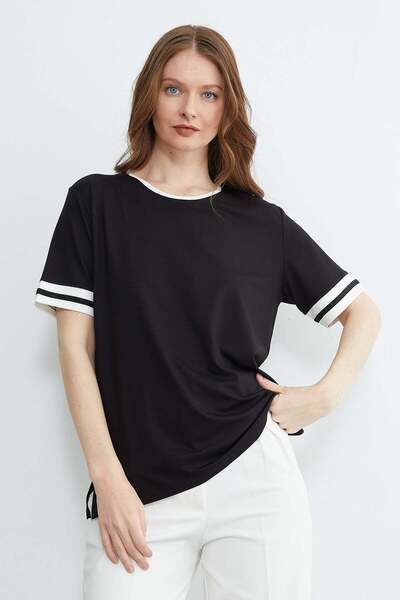 Fulla Moda Μπλουζάκι με λαιμόκοψη ποδηλάτου με ρέλι και πέτρες στο μανίκι