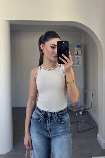 MAGARDE Special Design Stone Embroidered Tank Top - Ecru