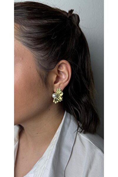 ANKA JEWELLRY أقراط نسائية ذهبية مرصعة باللؤلؤ على شكل زهرة