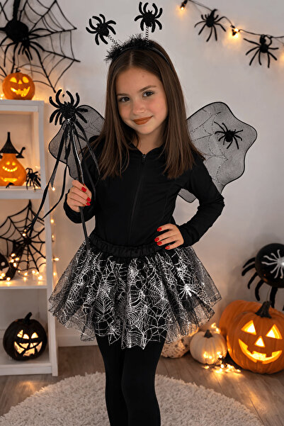TAKIŞTIR Σετ με φτερά/φούστα/ραβδί σε μαύρο χρώμα με σχέδιο αράχνης