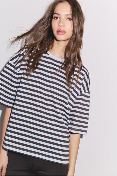 Stradivarius Boxy short sleeve T-shirt