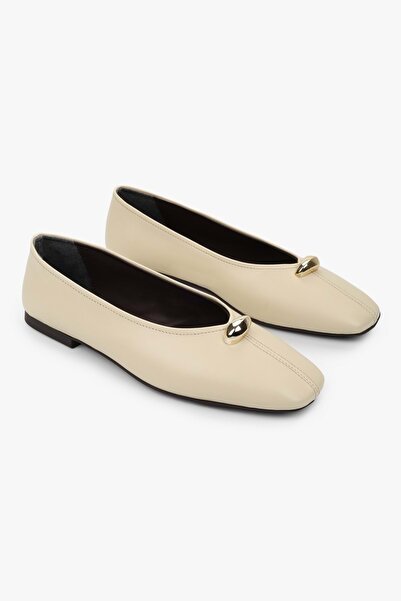 Shoeberry Women's Aurel Butter Yellow Skin Gold Accessory Detail Ballet Flats