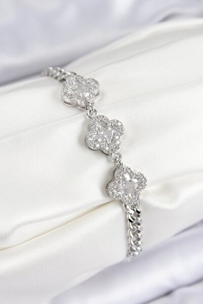 Inure Jewelry سوار نسائي من النحاس والزركون الحجري على شكل برسيم موديل فضي اللون