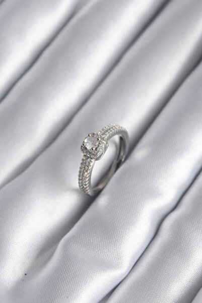 Inure Jewelry خاتم نسائي من النحاس الفضي اللون بحجر الزركون