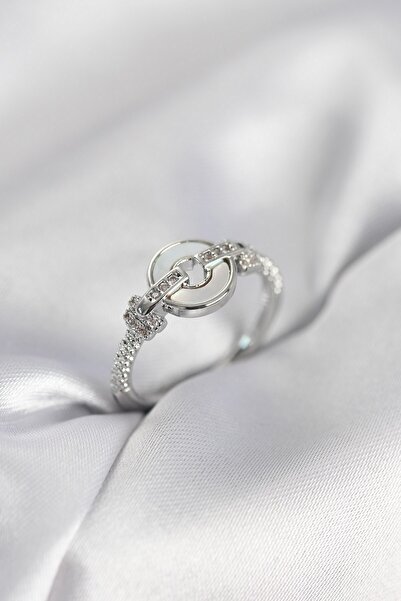 Inure Jewelry خاتم نسائي فضي اللون على شكل دائرة ومرصع بحجر الزركون