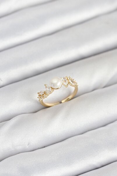 Inure Jewelry خاتم نسائي موديل مرصع بالزركون واللؤلؤ بلون ذهبي نحاسي