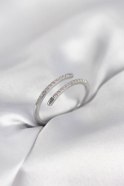 Inure Jewelry خاتم نسائي فضي اللون بتصميم ذيل الثعبان مرصع بحجر الزركون