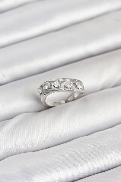 Inure Jewelry خاتم نسائي من النحاس الفضي اللون بحجر الزركون