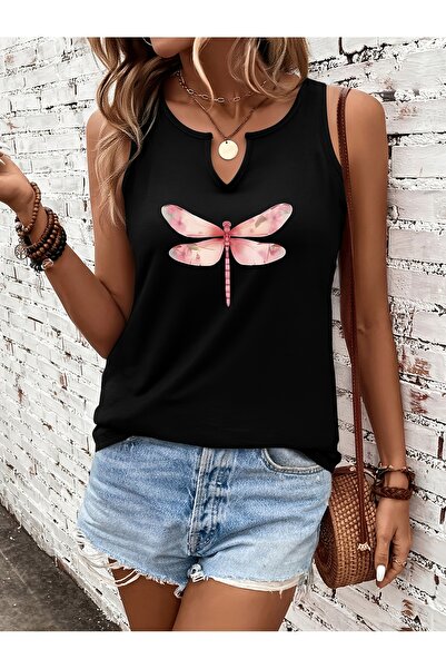 mercoledi تي شيرت نسائي من Yusufçuk مطبوع بفتحة رقبة على شكل حرف V بدون أكمام...