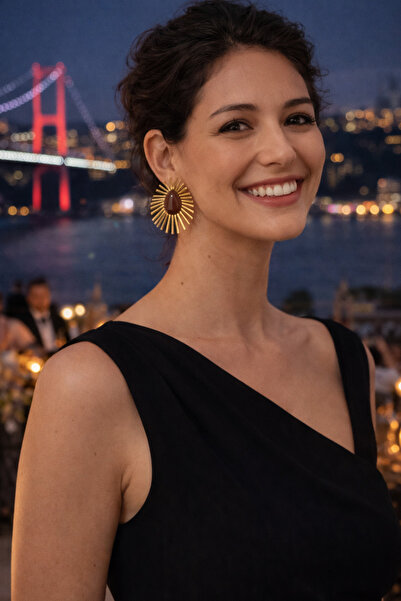 King Bee Kadın Gold Renk Güneş Formlu Kahverengi Taşlı Küpe -Altın Rengi Büyü...