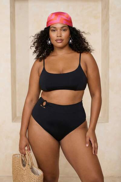 Trendyol Curve Μαύρο ψηλόμεσο μπικίνι σε μεγάλο μέγεθος με αξεσουάρ TBBSS26CR...