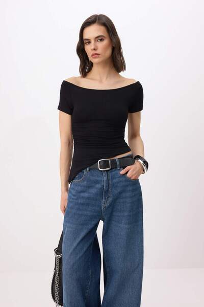 Trendyol Collection Black Fitted/Bodycon Boat Neck Moon Sleeve Short Sleeve S...