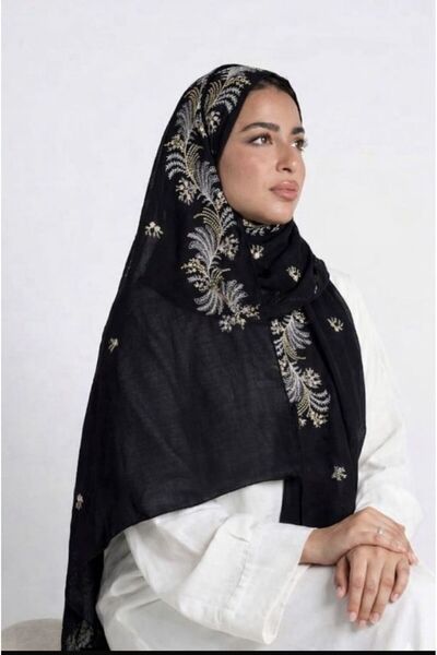 Veil Designer A veil with gold embroidery covering the entire veil, 190*60