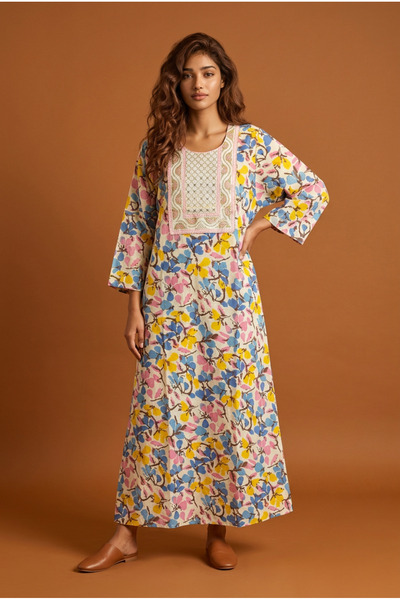 Mabrook Jalabiya 100% قطن - جلابية نسائية قَصّة على شكل A مطرّز بنقوش زهور ال...