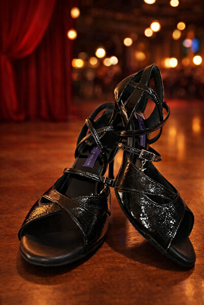 Lo Mejor Shoes Black Cracked Patent Leather Tango Dance and Ballroom Shoes 8....
