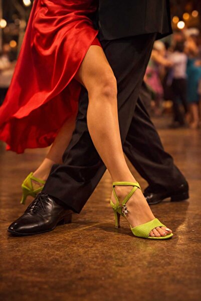 Lo Mejor Shoes حذاء نسائي للرقص التانغو والصالونات، موديل فراشة باللون الأخضر...