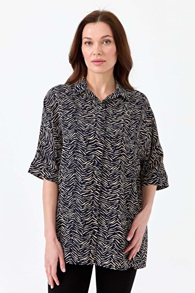 Desen Triko Дамска риза с тигрови шарки с прилеп ръкав, тъмносиня