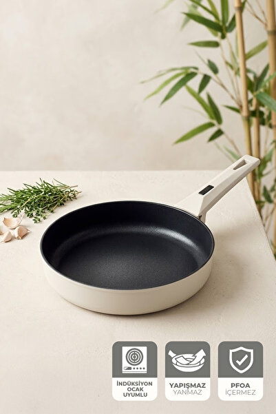 Kitchen Life Gigilli Cristel Titanium Pan 24 cm Cream