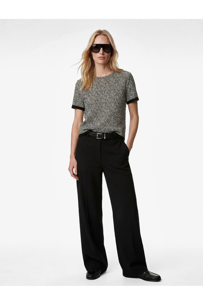 Koton Μεταλλικό νήμα με λεπτομέρειες, λαμπερό κοντομάνικο μπλουζάκι με λαιμόκ...