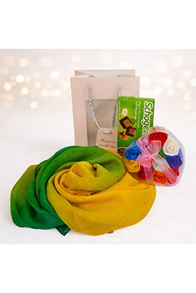 velve Pachet cadou ForYou, esarfa dama, ciocolata, cutie inima trandafiri din...