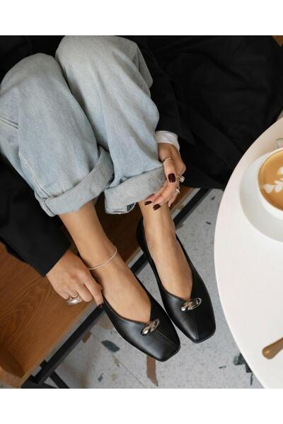 Bambi Mat Siyah Kadın Babet K01641540009