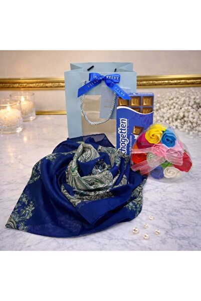 velve Pachet ForYou, esarfa dama, ciocolata, cutie inima cu 12 trandafiri din...