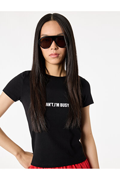 Koton قطن قطعة قصة ضيقة تي شيرت بأكمام قصيرة مطبوع