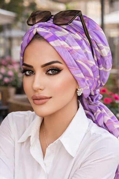 Aişe tesettür Καπέλο με γεωμετρικό σχέδιο λιλά με αγκράφα