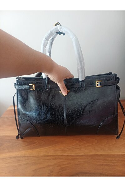 ARDSU Brad Black Strap Bag