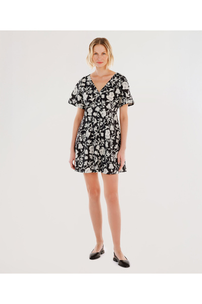 Yargıcı Pensli Kısa Kollu Mini Elbise