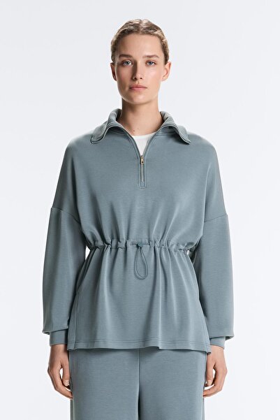Oysho سويت شيرت بنصف سحاب مصنوع من قماش مودال ناعم الملمس