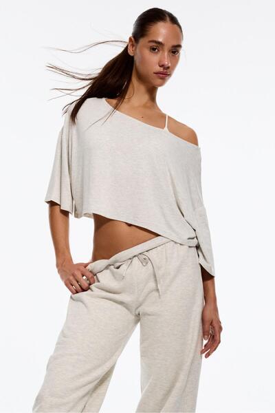 Bershka Asimetrik kısa kollu tişört