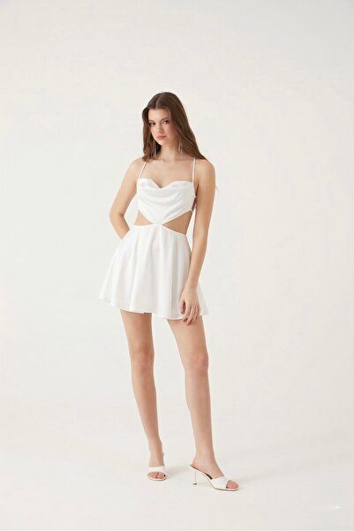 HOLLY LOLLY Biała satynowa sukienka mini sheri - bez pleców