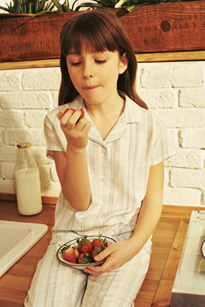 Penti Off-White Girls' Striped Buttoned Shirt Pajama Set