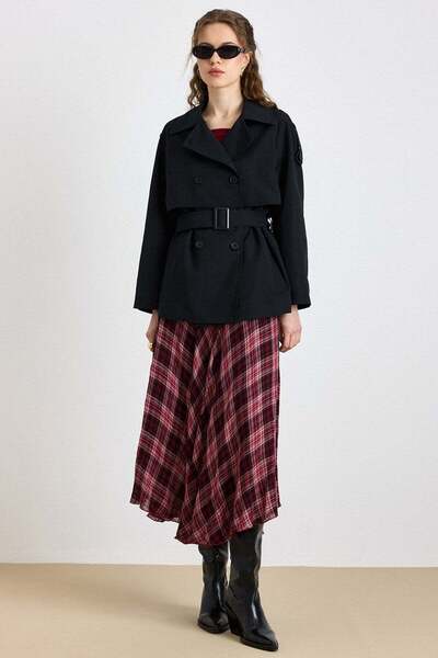 Olcay Cape Detailed Water-Repellent Feature a Unlined Short Trench Coat Black...