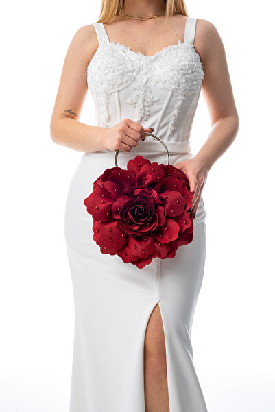 GUSTELLO PERLA |   Rochie de seară cu design floral mare și aplicații de perl...