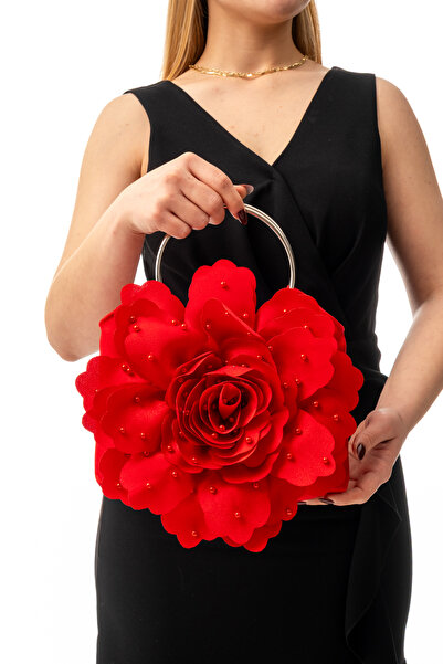 GUSTELLO PERLA |   Rochie de seară cu design floral mare și aplicații de perl...