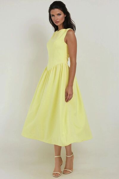 Hiccup فستان متوسط ​​الطول برقبة على شكل قارب