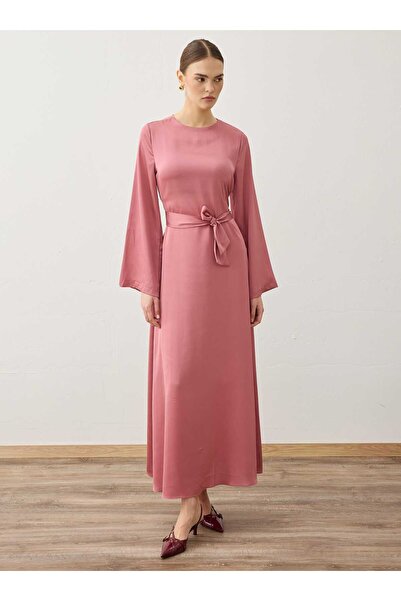 Refka Σατέν φόρεμα με δέσιμο στη μέση και λεπτομέρειες - Σκούρο Ροζ -