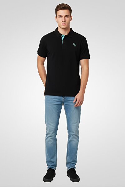 Cavalli Class قميص بولو رجالي بقصّة عادية وأكمام قصيرة ومطرّز بشعار، أسود