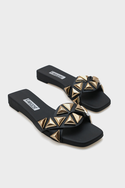 Capone Outfitters Manon Küt Burunlu Metal Aksesuarlı Kısa Topuklu Konfor Kadı...