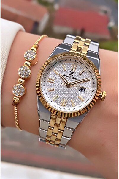 Daniel Klein سوار ساعة يد نسائية باللون الذهبي